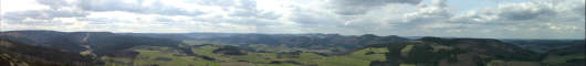 Panorama vom Feldstein. Zum vergrößern genügt ein K L I C K auf das Bild. 